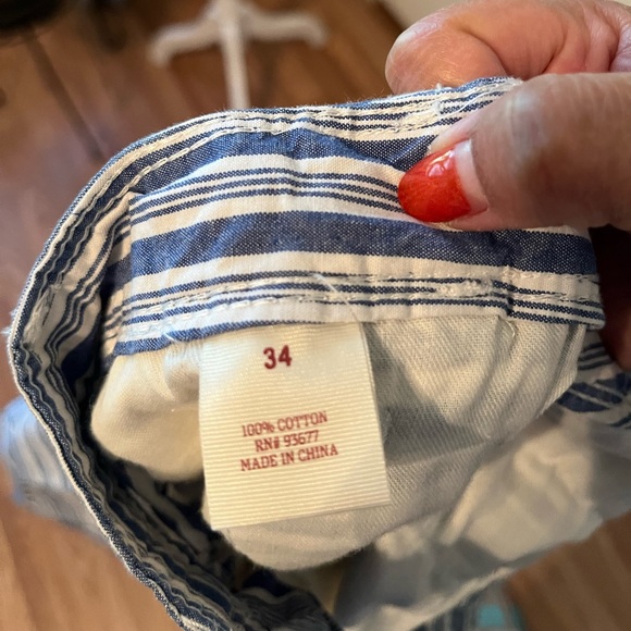 🛥️ 💙 Men’s Arizona blue and white cotton shorts. Size 34. EUC. 🛥️💙 - Picture 5 of 5
